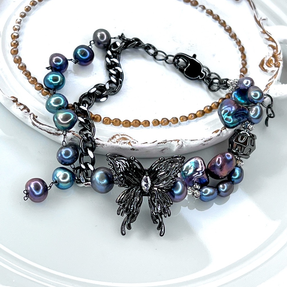 Handmade Freshwater Black Peacock 🦚Keshi Pearl Butterfly 🦋 Adjustable Bracelet